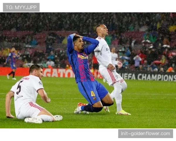 曼联65%控球难转化,莱西中横梁错失绝杀